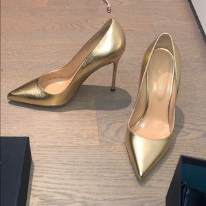 Sergio Rossi gold high heeled pumps Size 37